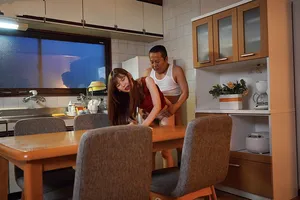 Con gái bị gã chồng mới của mẹ trả bài mỗi ngày, cho dù đã có người yêu