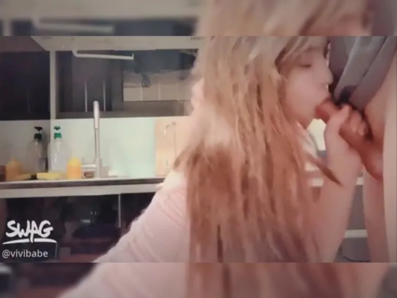 Hoá thân thành nhân viên bênh viện xinh quan hệ với bạn trai