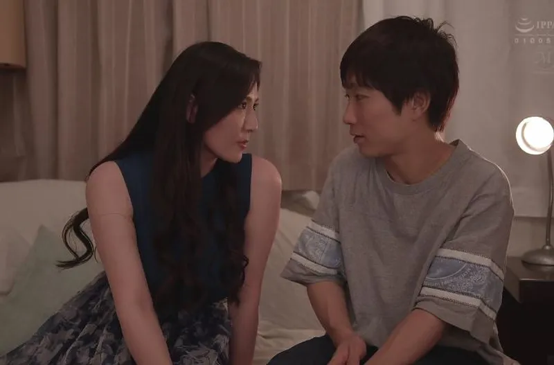 ông chồng lạnh nhạt, cô vợ uống rượu rồi địt nhau với cậu sinh viên trẻ