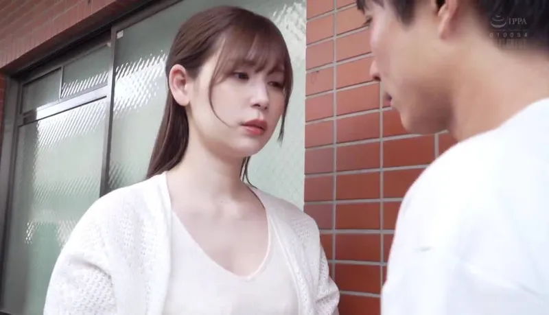 Gã chồng tẻ nhạt, cô vợ nhận ra cậu thanh niên hàng xóm tốt hơn